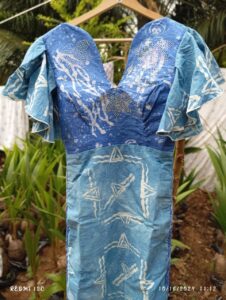 Pagne bâtik artisanal du Bénin : tissu unique, motifs traditionnels et modernes, idéal pour mode, déco et cadeaux.